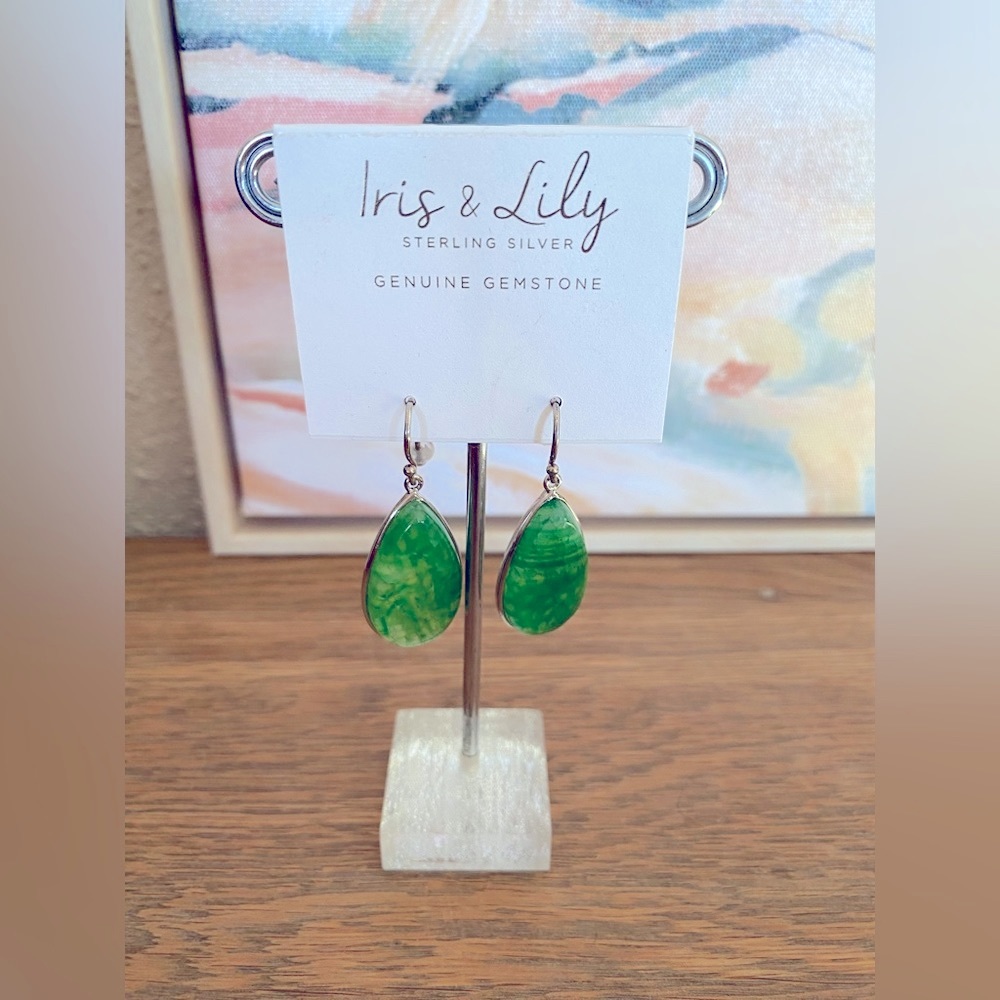 Iris and Lily Brand New Jade Sterling Silver 1” earrings